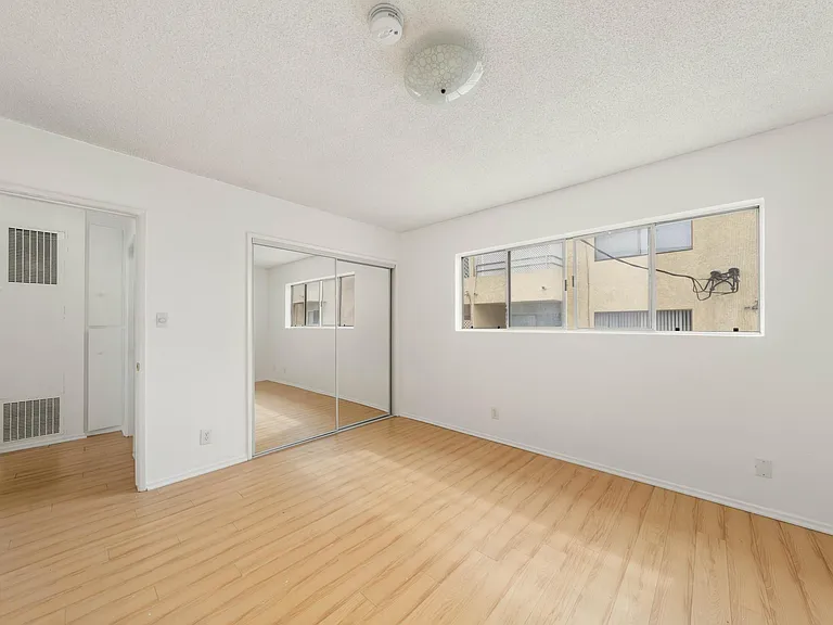 11861 Texas Ave #6 — Photo 21