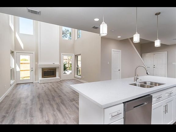 5th image of 15115 Kimberley Ct