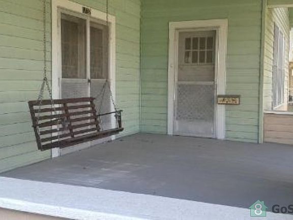 2nd image of 1132 Denver Blvd