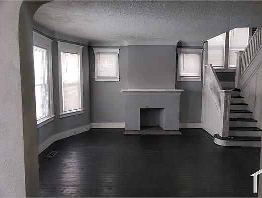 3rd image of 133 Tyler St