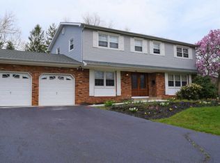 104 Juniper Dr, Freehold, NJ 07728