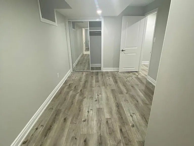 409 Comiskey Cres #BASEMENT — Photo 13