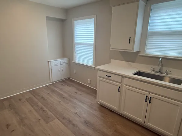 19601 Hamburg St, Detroit, MI 48205