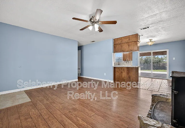 1113 Gifford Dr — Photo 11