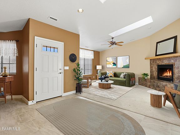 4th image of 3230 Iris Ln