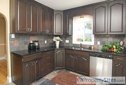 3rd image of 2487 S Dearborn St
