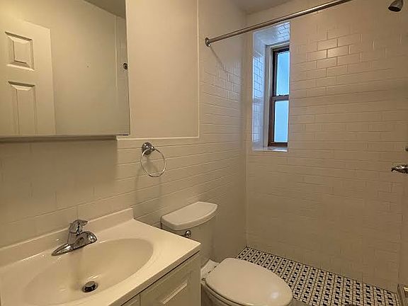 5th image of 417 E 64th St APT 2I