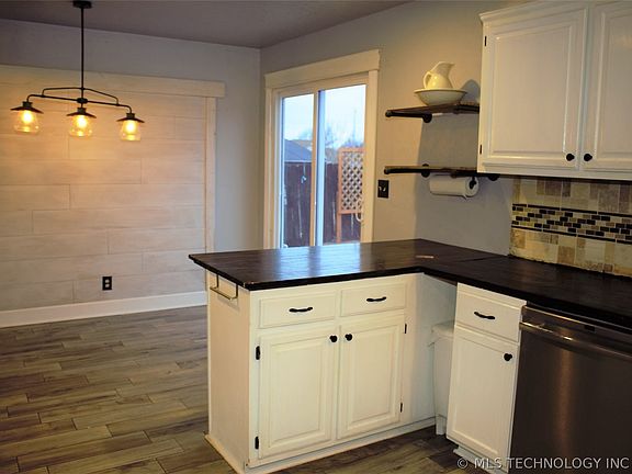 5th image of 1217 E 138th Pl