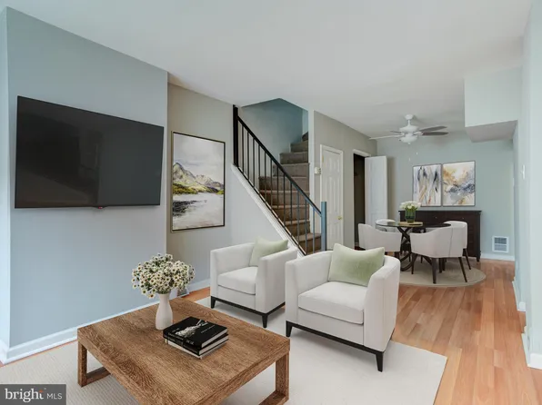 413 E Flora St, Philadelphia, PA 19125