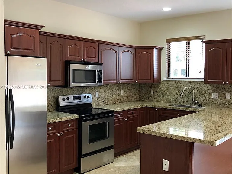 3227 Gifford Ln #3227 — Photo 7