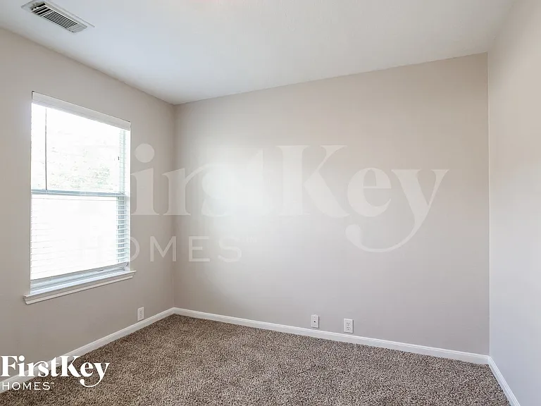 4750 Markham Woods Ct — Photo 12