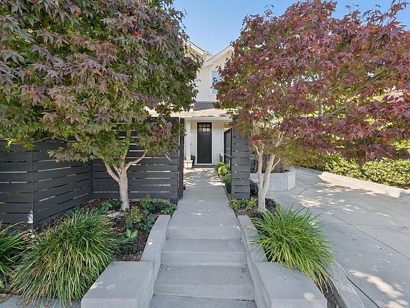 4th image of 7 LOCUST Avenue