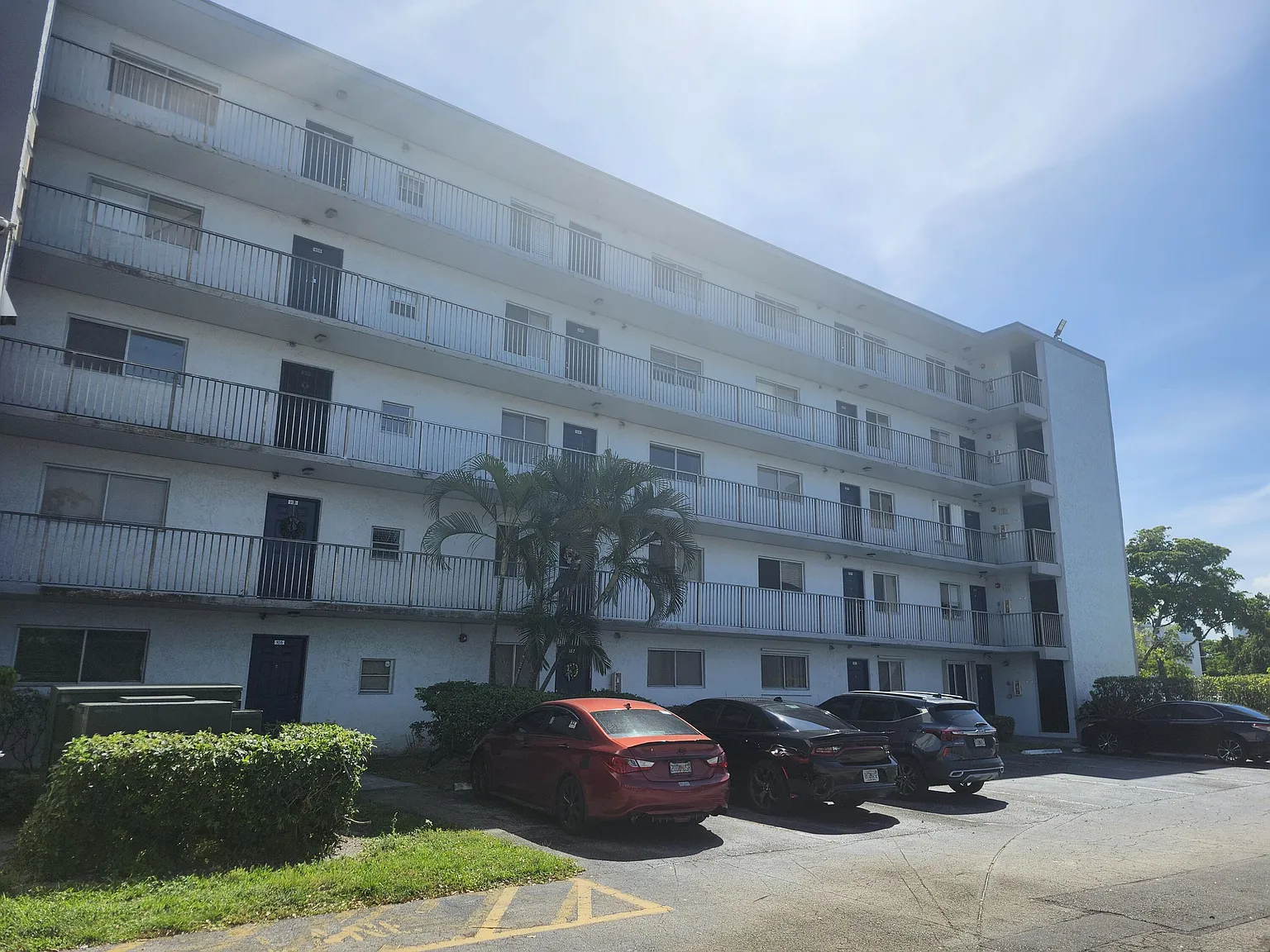 2 bed, 2.0 bath, 832 sqft, $2,025 — Photo 1
