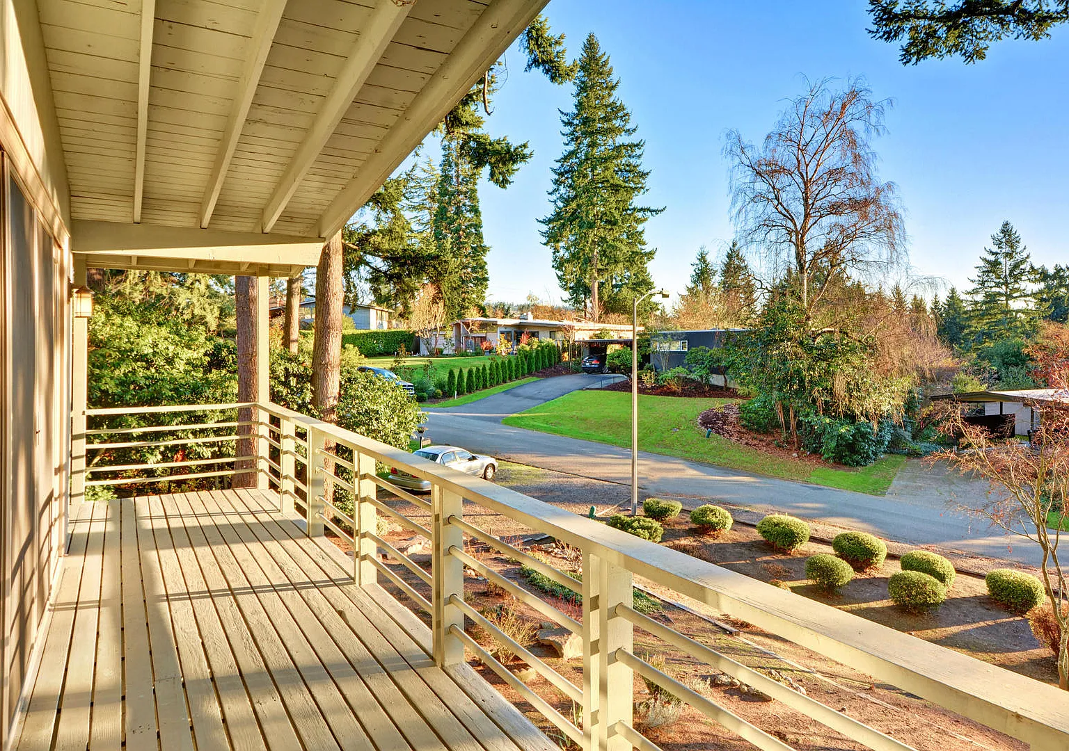 Hillside Bellevue Home w/ Lake Views! — Photo 2