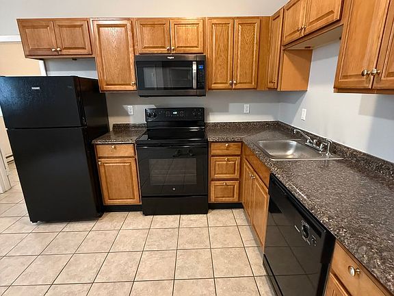 3rd image of 11 Willow St #107A
