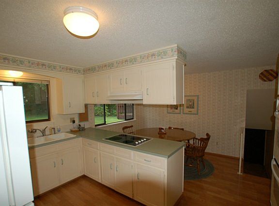 5th image of 4506 Claridge Dr SE
