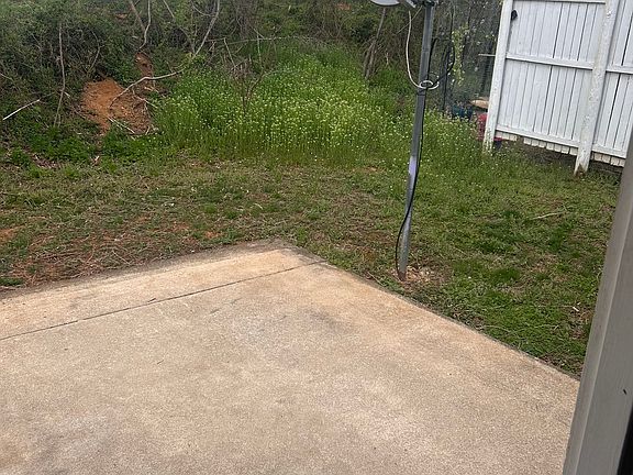 2nd image of 207 Burns St
