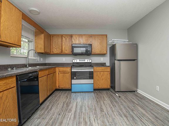 4th image of 2340 Dodson Ave