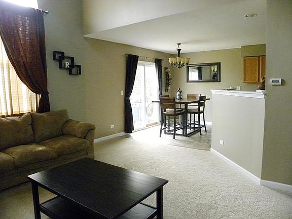 3rd image of 279 Capitol Dr Unit B