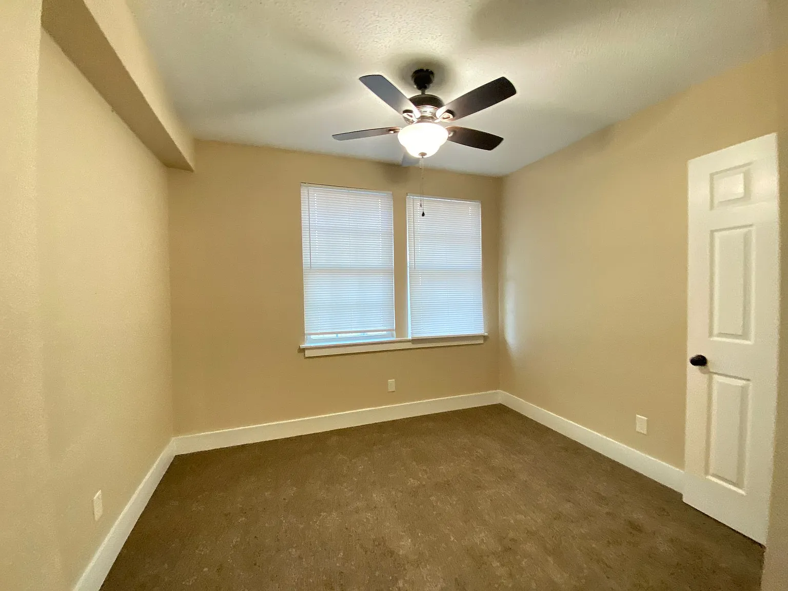 2323 E 2nd St B — Photo 3