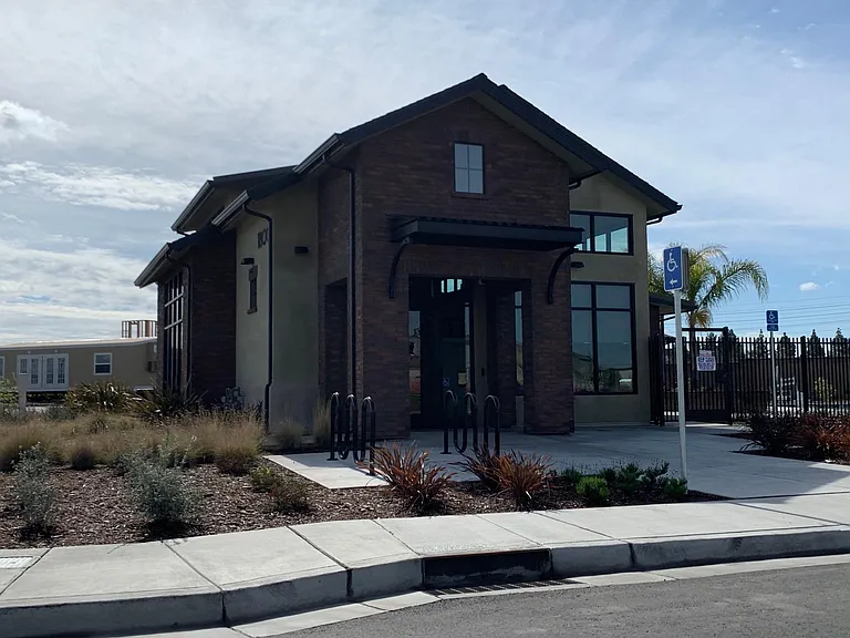 1820 Yellowwood Ave — Photo 20