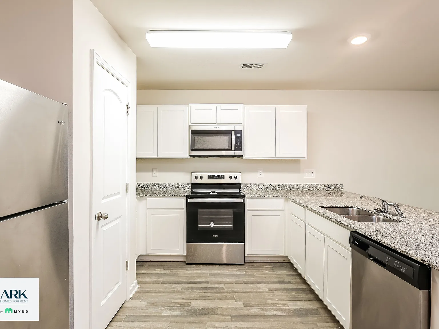 3 bed, 3.0 bath, 1405 sqft, $1,599 — Photo 4