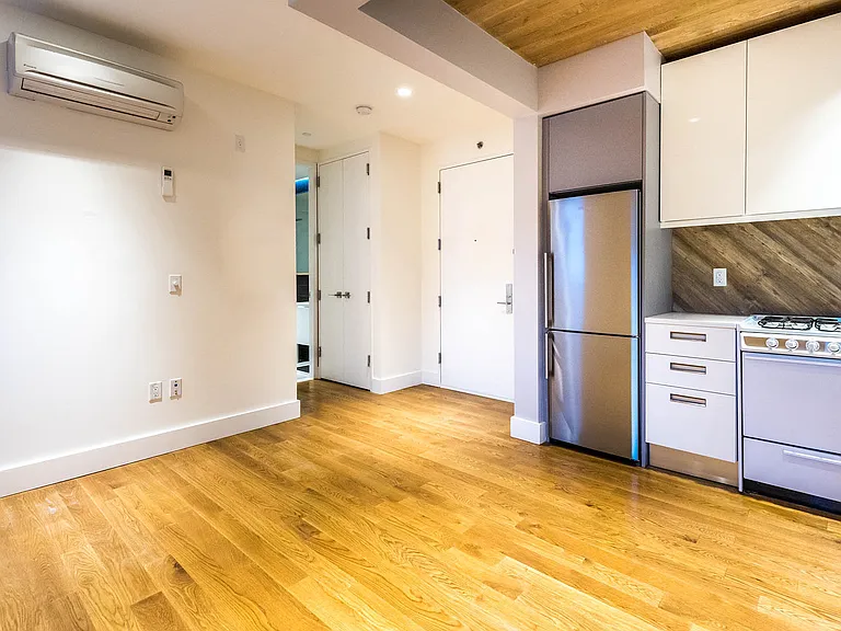 69 Ten Eyck St #2C — Photo 1