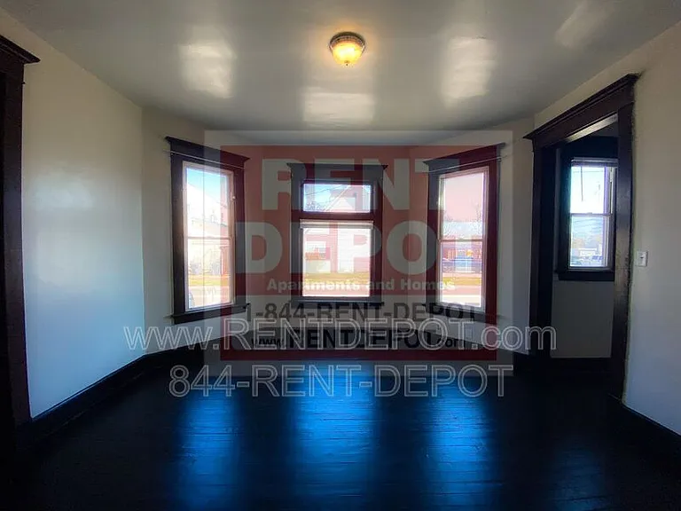 519 E Michigan St — Photo 12