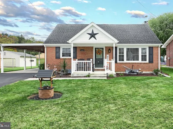 96 Church St, Seven Valleys, PA 17360
