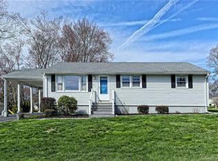 6 Appletree Ln, Milford, CT 06461