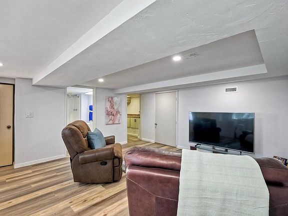 5th image of 9614 Meadow Mesa Dr #2
