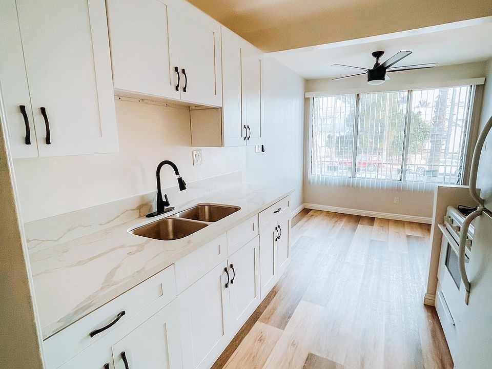 1st image of 926 4th Ave #12