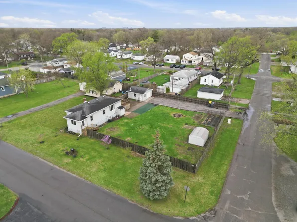 326 Tyler St, New Chicago, IN 46342