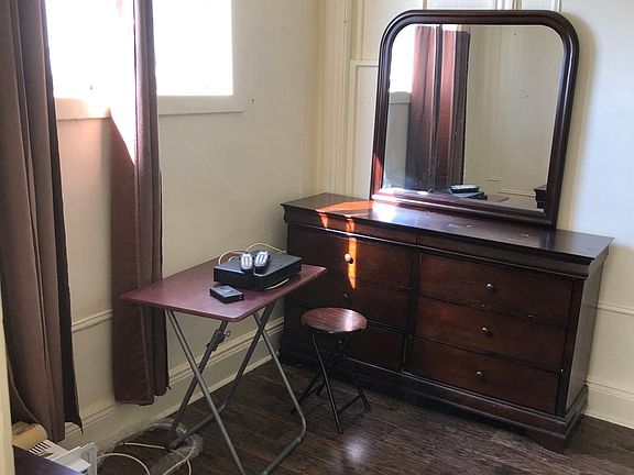 3rd image of 11104 Jamaica Ave Floor 2