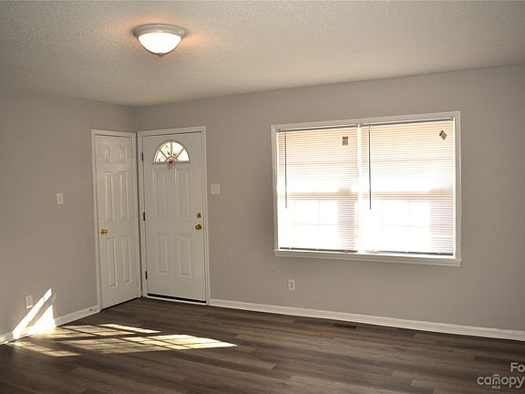 5th image of 1063 Parkview Dr