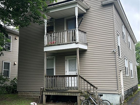 4th image of 1029 Kellogg Ave