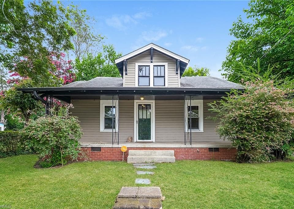 1st image of 1504 Cloverdale St