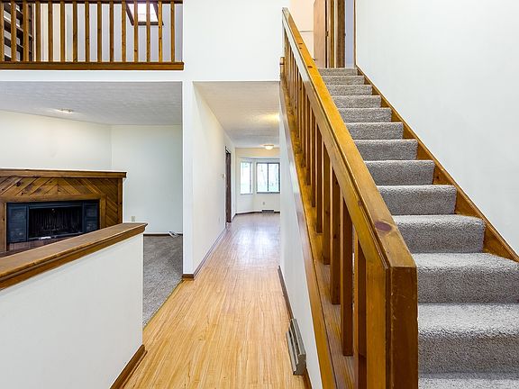 3rd image of 53 Groton Dr