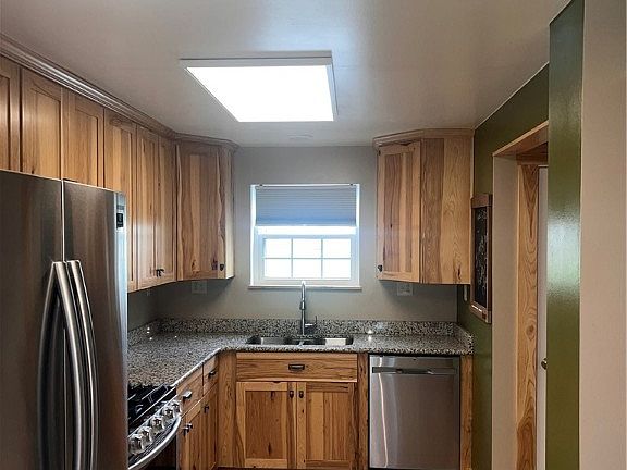 3rd image of 41 E Burrell St