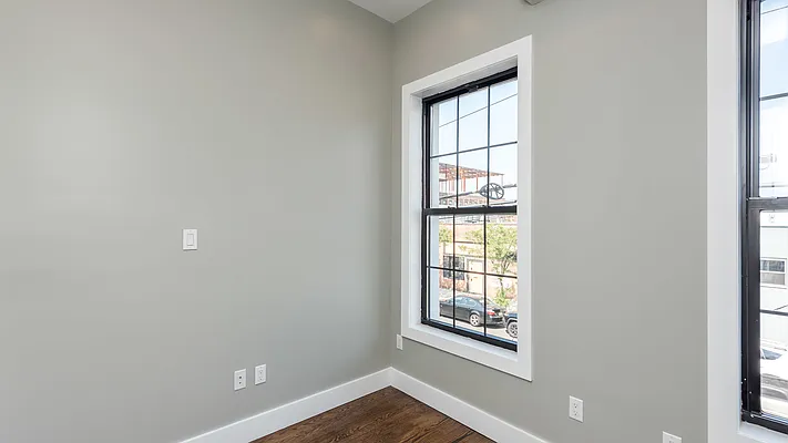 Rented by Nooklyn NYC LLC | media 19