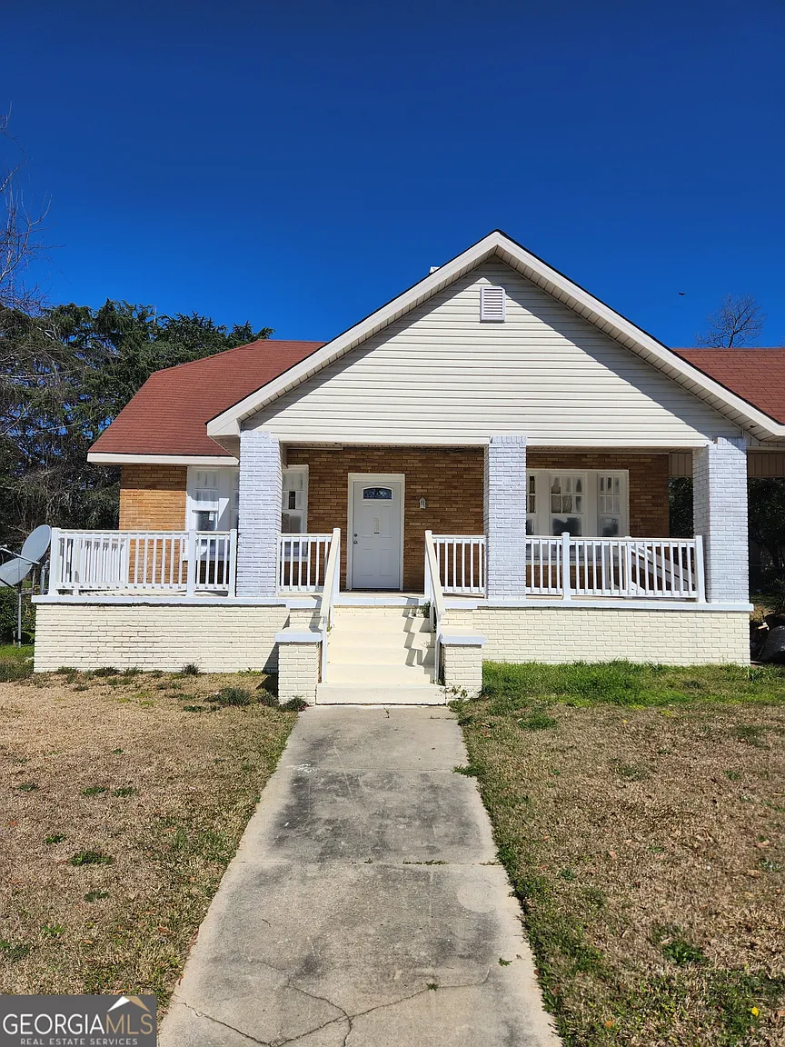 697 Ormond Ter photo 1