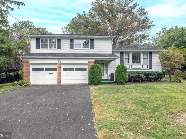 22 Locust Grove Rd, Cherry Hill, NJ 08003