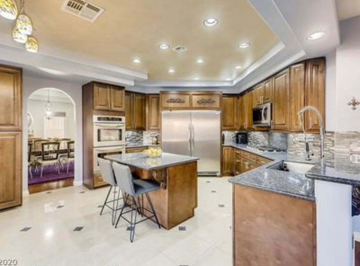 5 bed, 3368 sqft, $5,000 — Photo 3