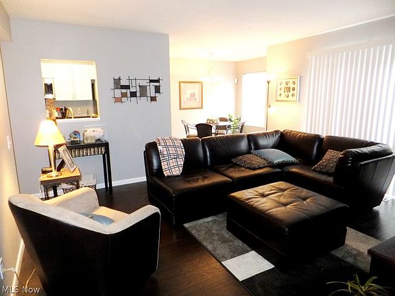 3rd image of 9611 E Idlewood Dr #6