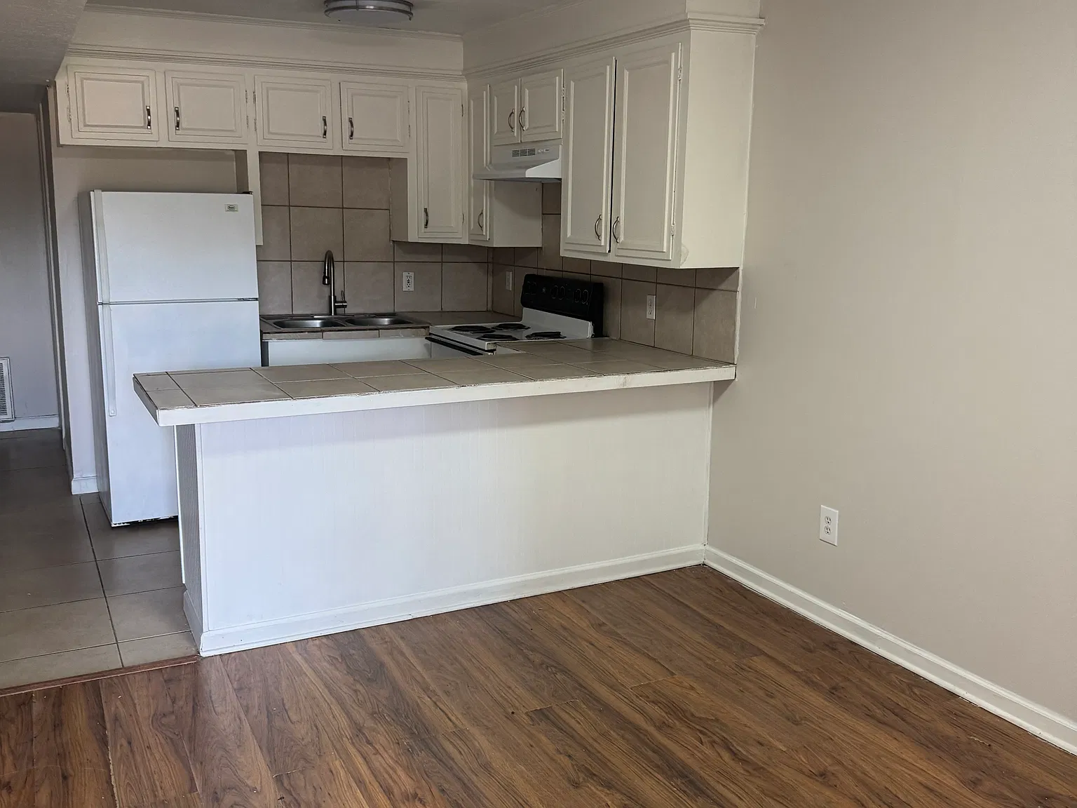 1 bed, 560 sqft, $675 — Photo 3