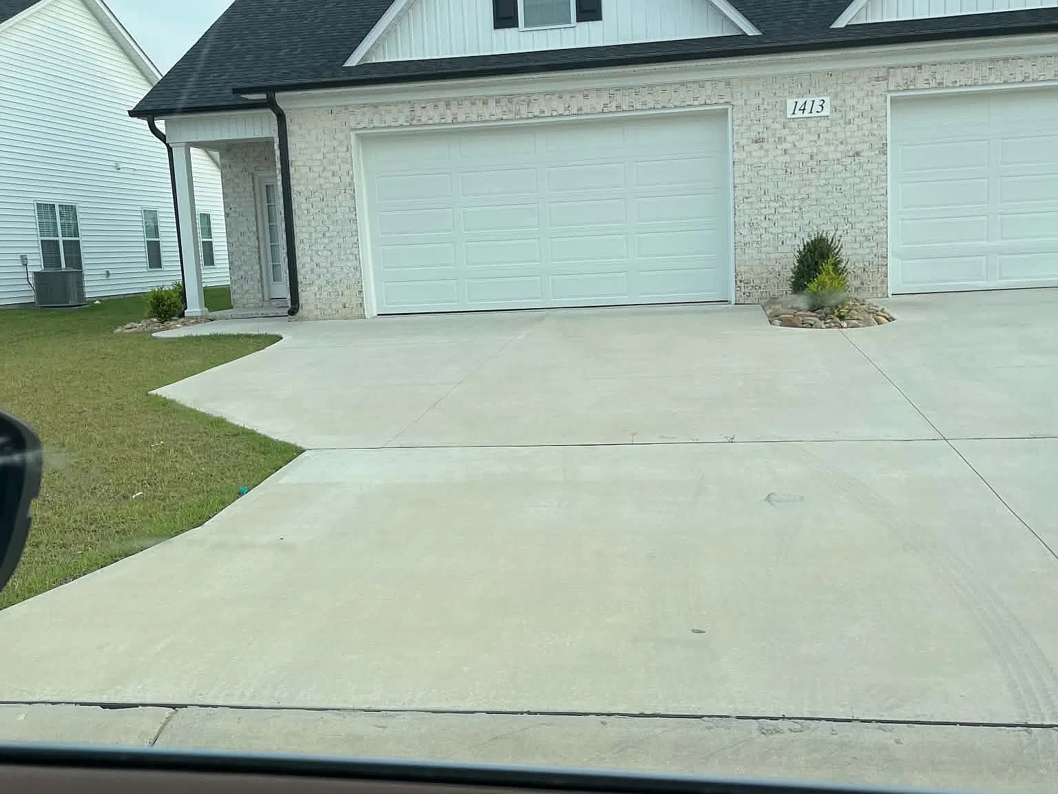 3 bed, 2079 sqft, $2,200 — Photo 3