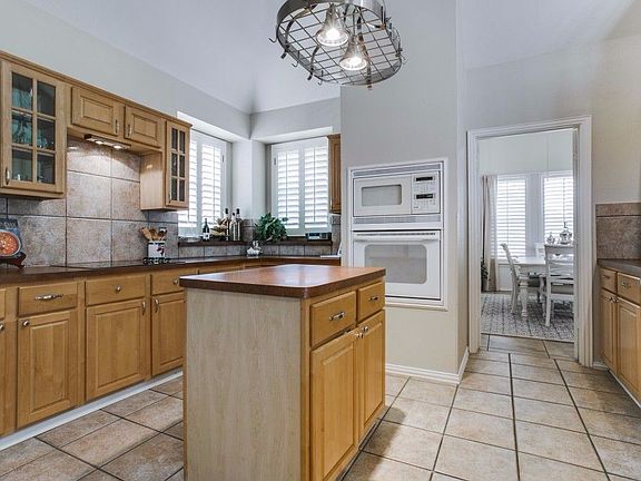 4th image of 3200 Timber Brook Dr