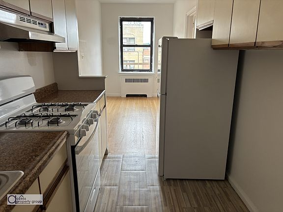 5th image of 251 Seaman Ave APT 6G