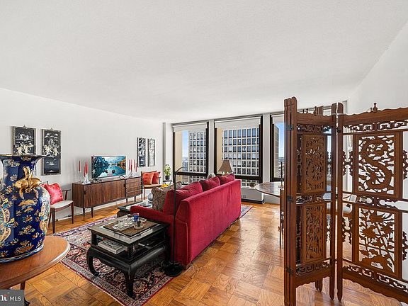 2nd image of 200 Locust St #29HN