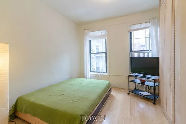 Rented by Bryan L Rozencwaig, LREB | media 33